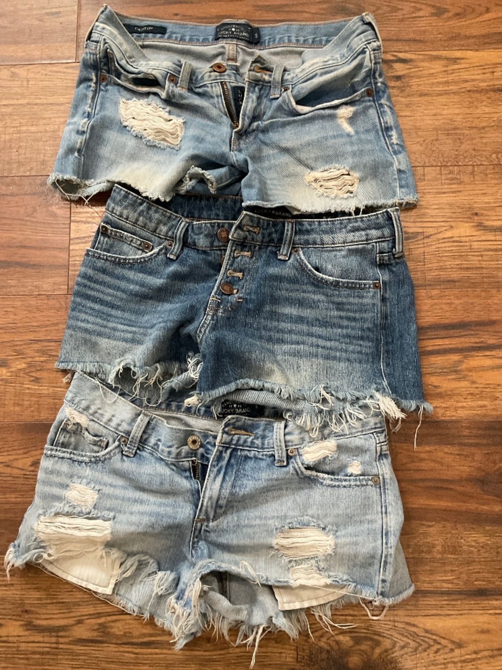 LOT 3 LUCK BRAND JEAN SHORTS SIZE  0/25